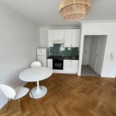 Studio Superbement Situe *