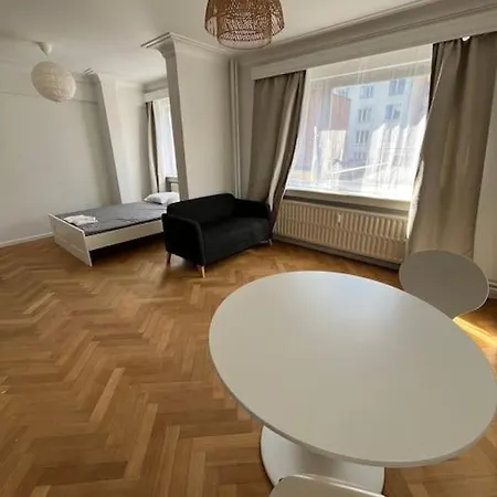 Studio Superbement Situe Luik